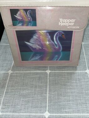Vintage 80/90s Trapper Keeper Binder with Rainbow Swan Artwork - Pink & Purple